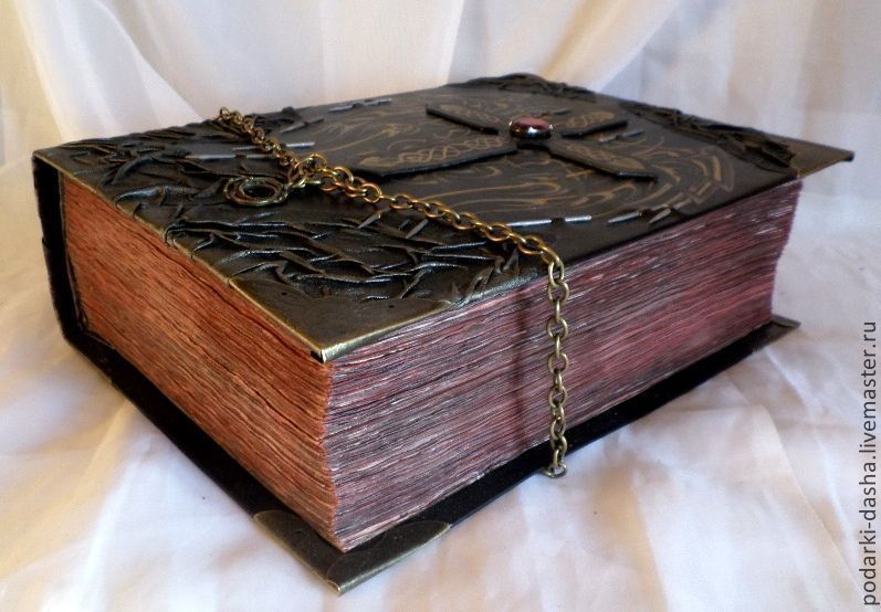 Резной крест староверов. Художественная литература крест. Русский крест. Книжка крест. Крест и книга.