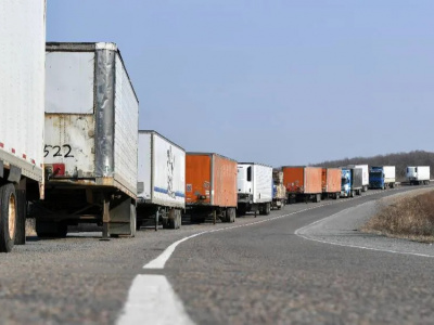 Водитель умер в очереди из грузовиков в Словакии