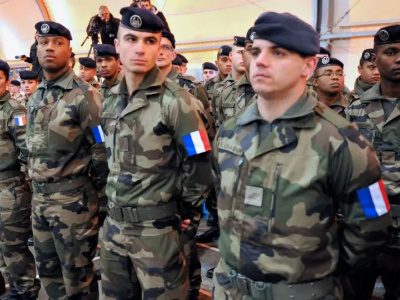 Разведчик рассказал, чем французских военных завлекают на Украину