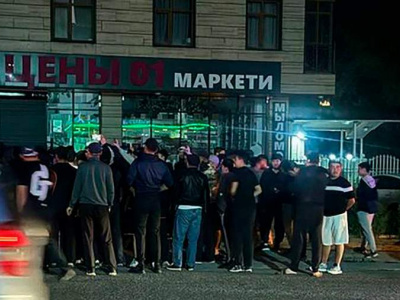 После драки с иностранцами жители Бишкека вышли на стихийную акцию